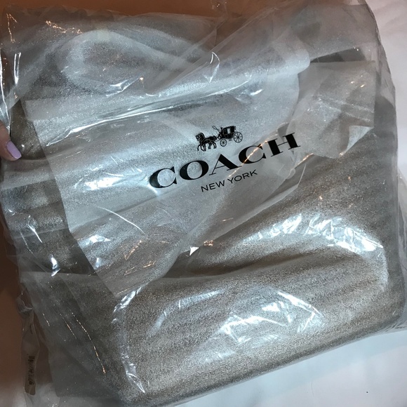 👜 Coach Leather Dufflette Bag👜 **NWT** - Picture 6 of 8